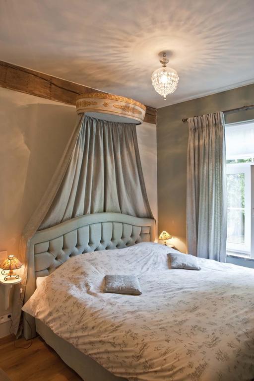 Lozerkasteel Hotel Kruishoutem Стая снимка